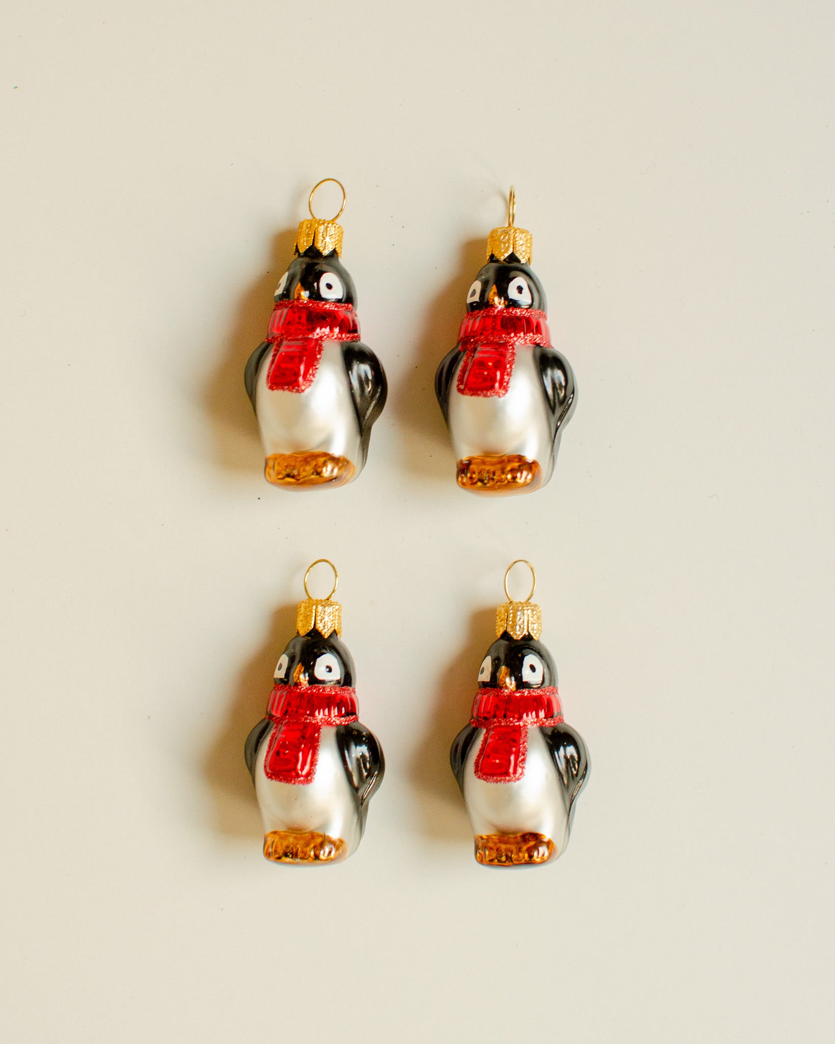 Pinguin with Scarf Ornament Set of 4