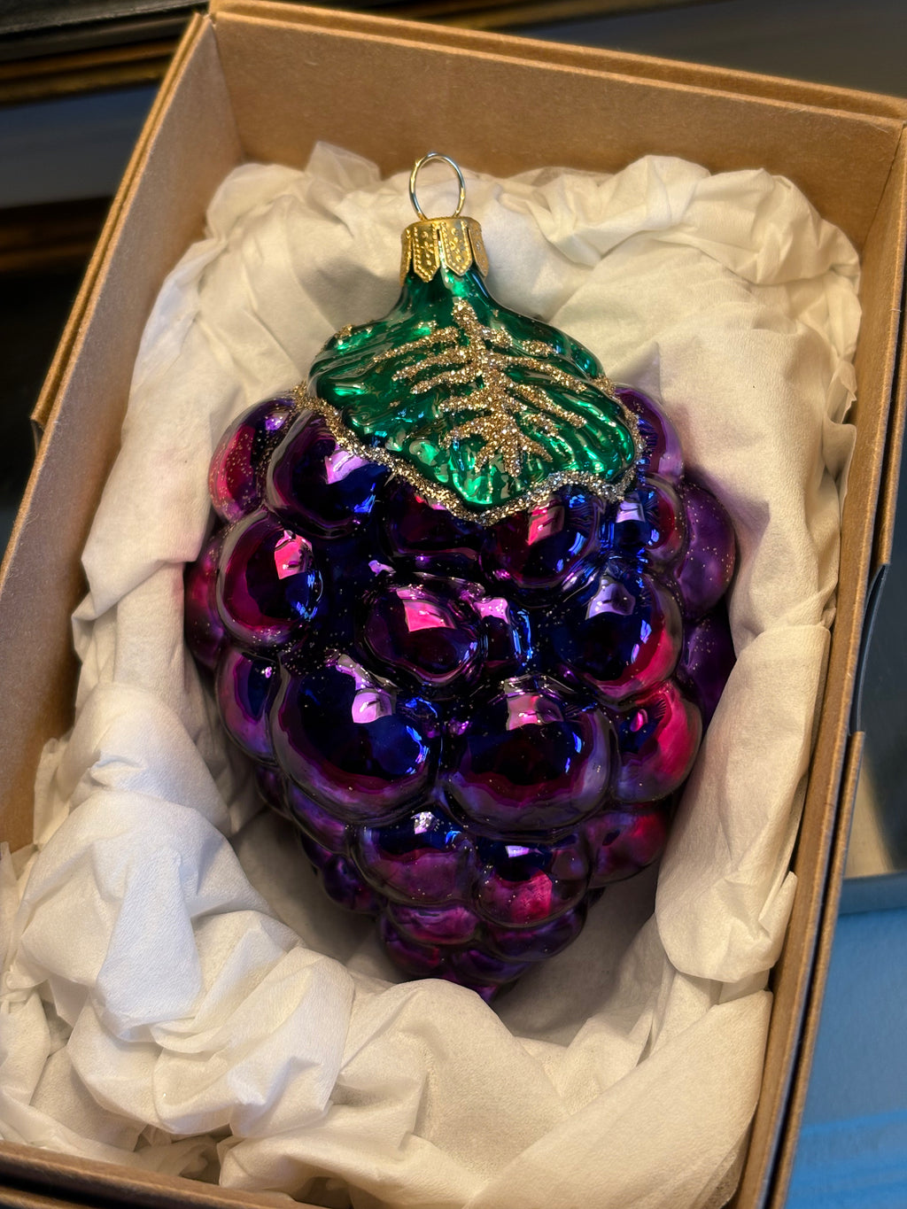 Grapes Ornament deep purple medium